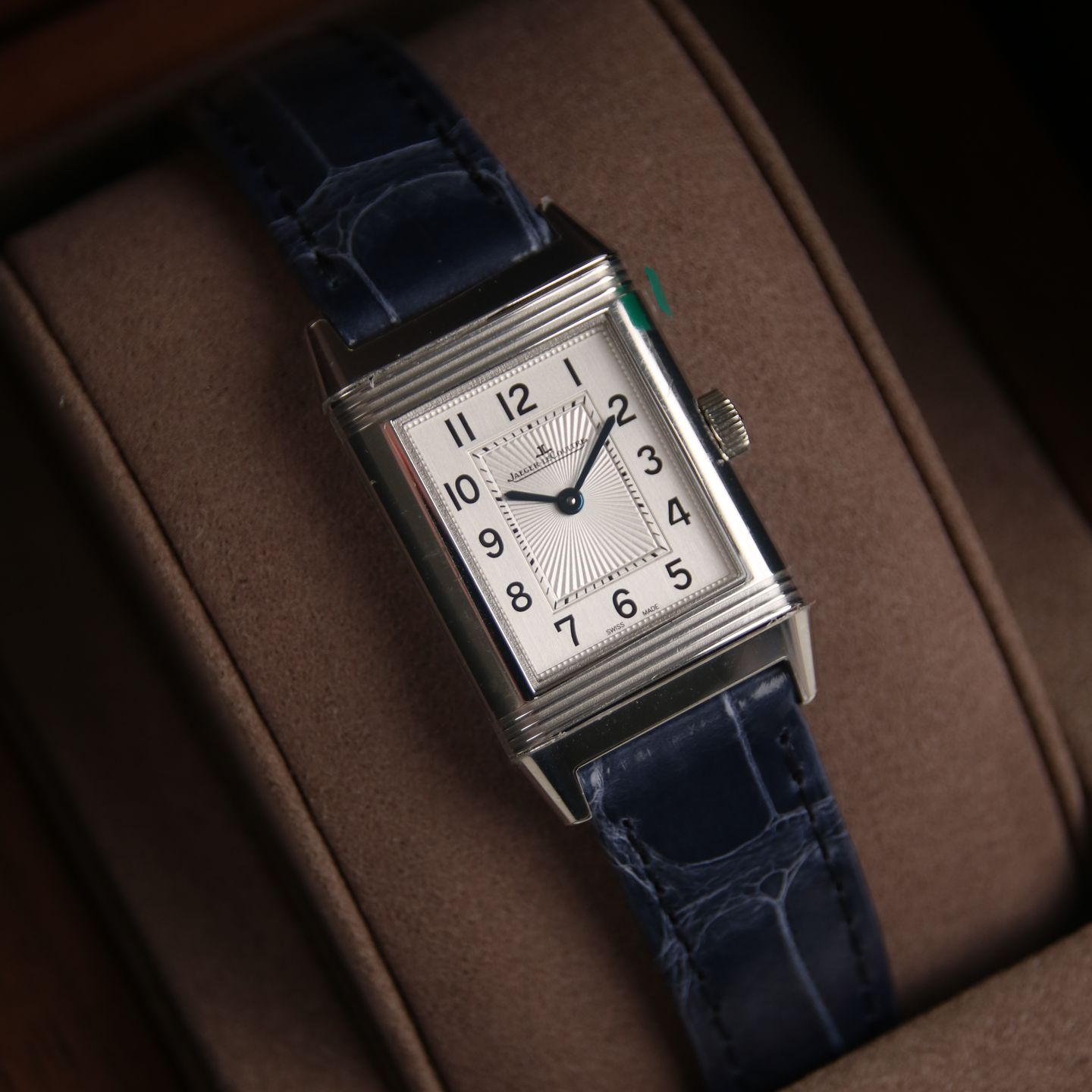 Jaeger-LeCoultre Reverso Classic Small Q2608440 (2025) - Silver dial 21 mm Steel case (2/6)