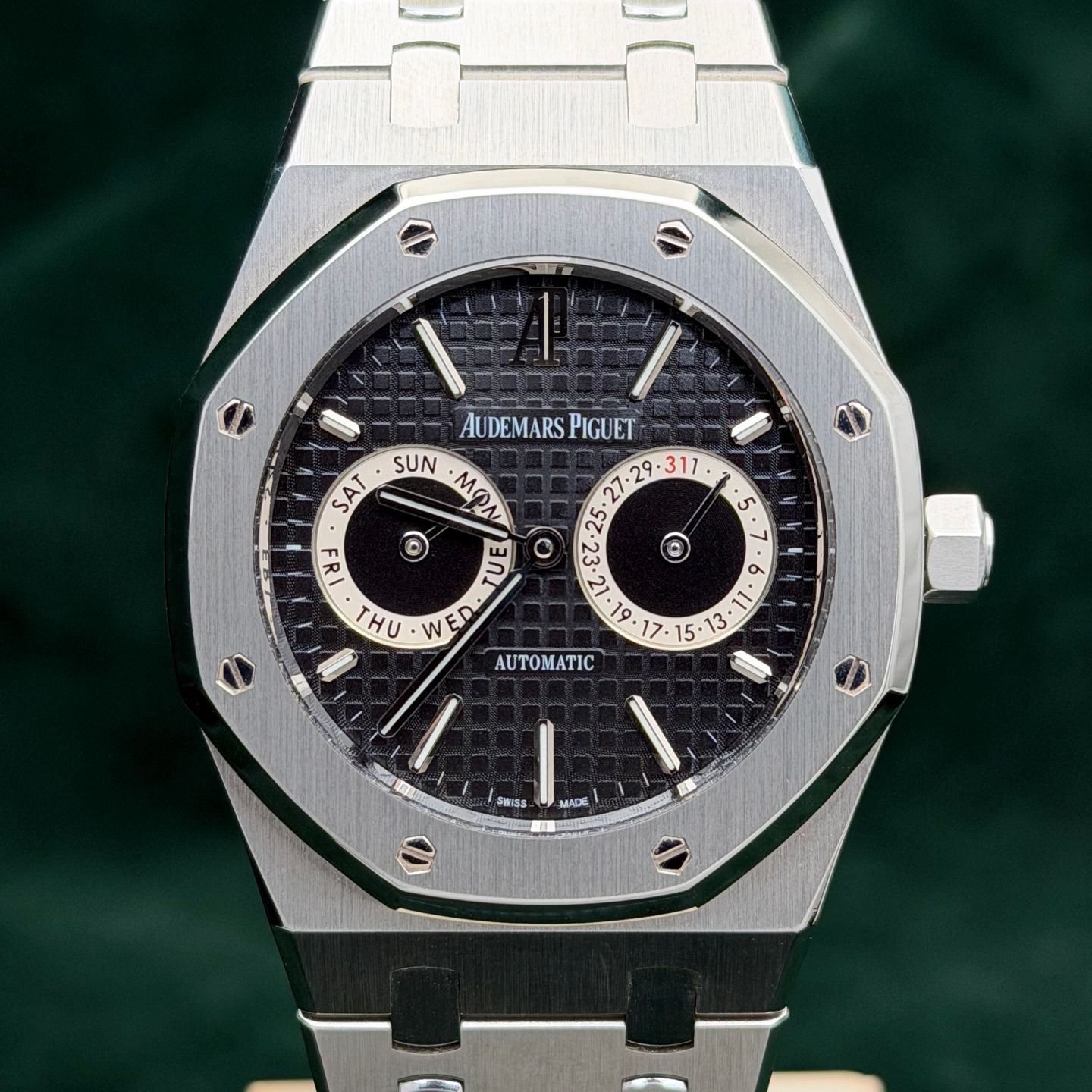 Audemars Piguet Royal Oak Day-Date 26330ST.OO.1220ST.01 (2011) - Black dial 39 mm Steel case (1/8)