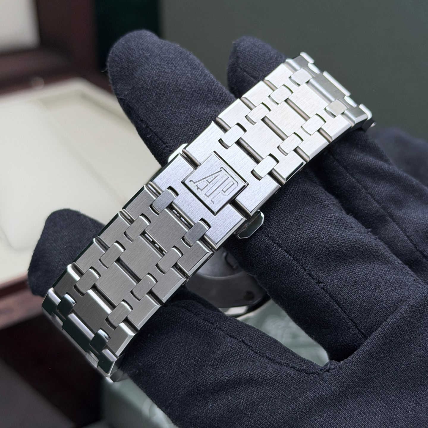 Audemars Piguet Royal Oak Day-Date 26330ST.OO.1220ST.01 (2011) - Black dial 39 mm Steel case (3/8)