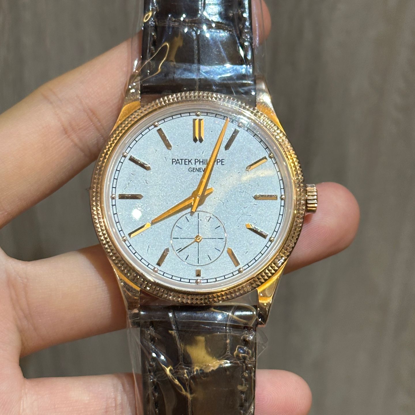 Patek Philippe Calatrava 6119R-001 (2023) - Zilver wijzerplaat 39mm Roségoud (3/5)