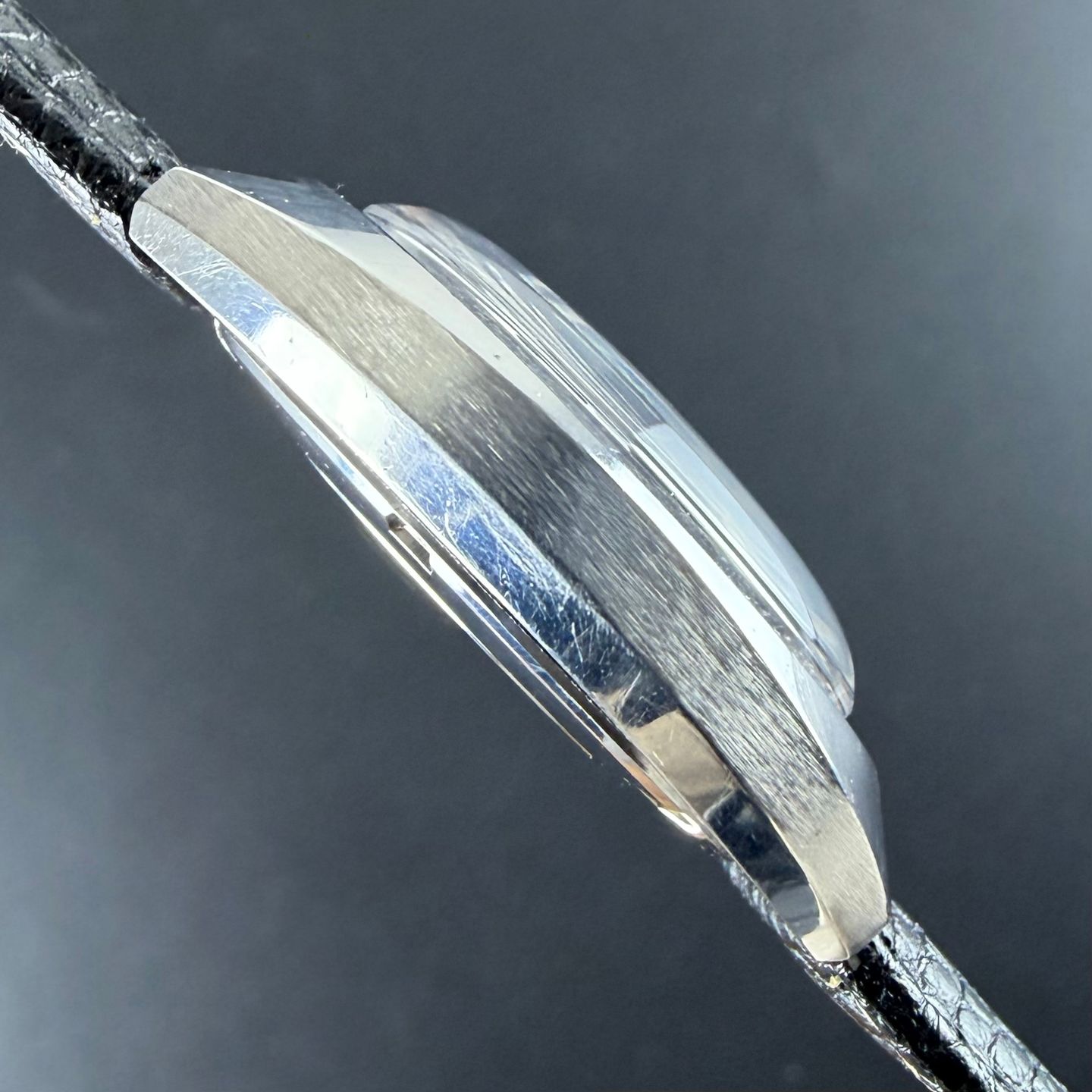 Omega Genève 166.721 - (6/8)