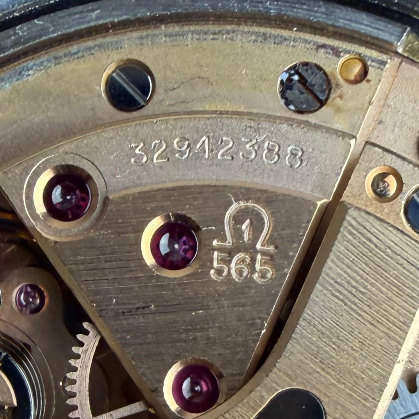 Omega Genève 166.721 - (4/8)