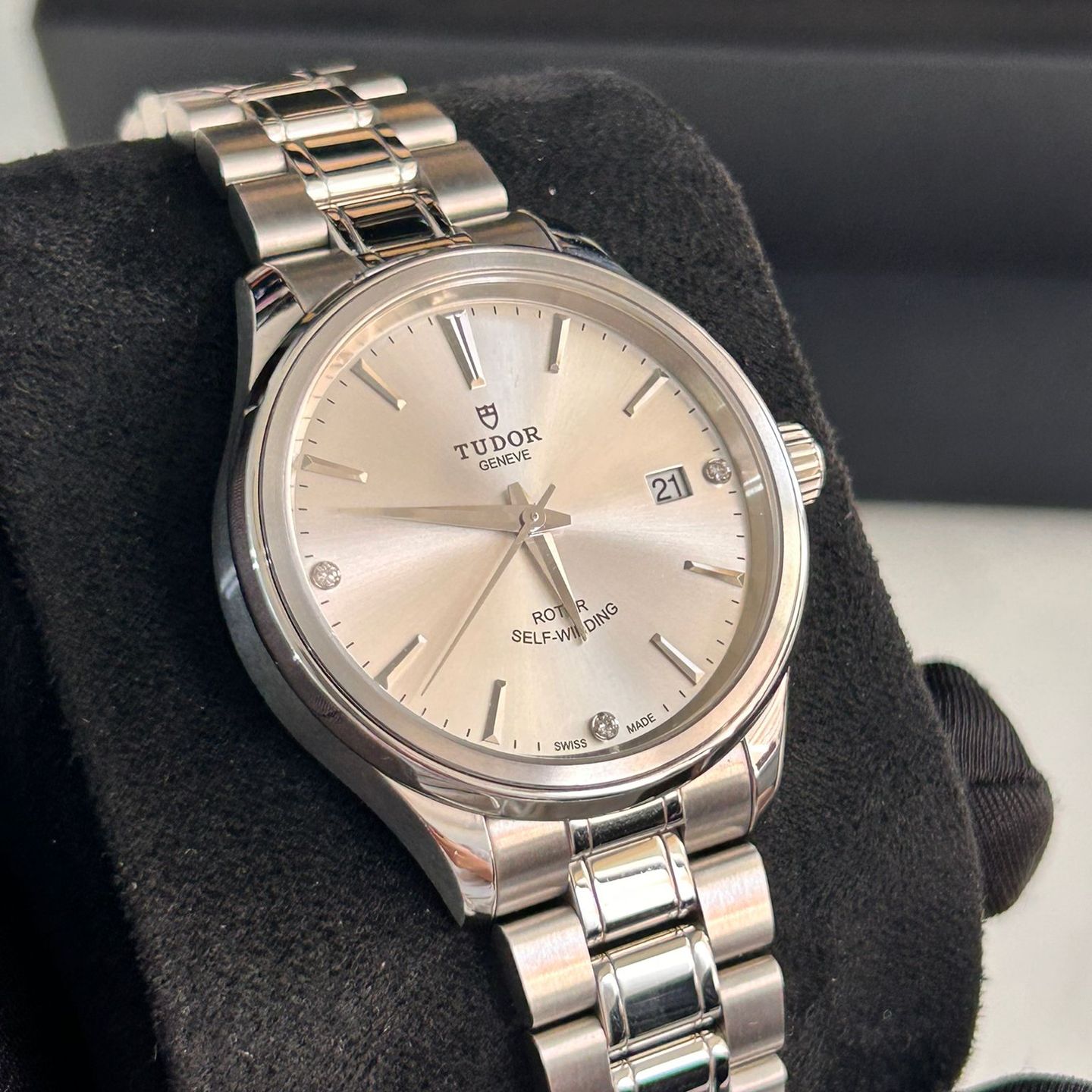 Tudor Style 12500 - (1/8)