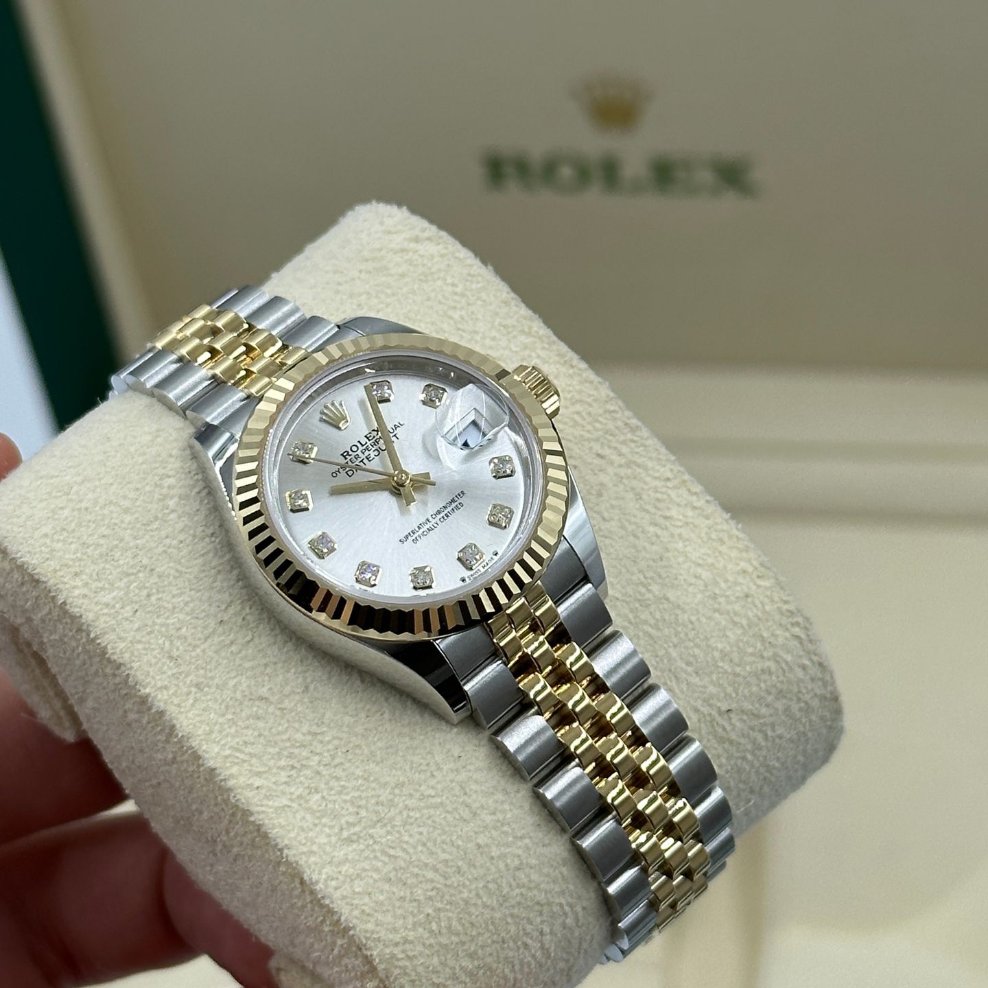 Rolex Lady-Datejust 279173 (2024) - Zilver wijzerplaat 28mm Goud/Staal (4/8)