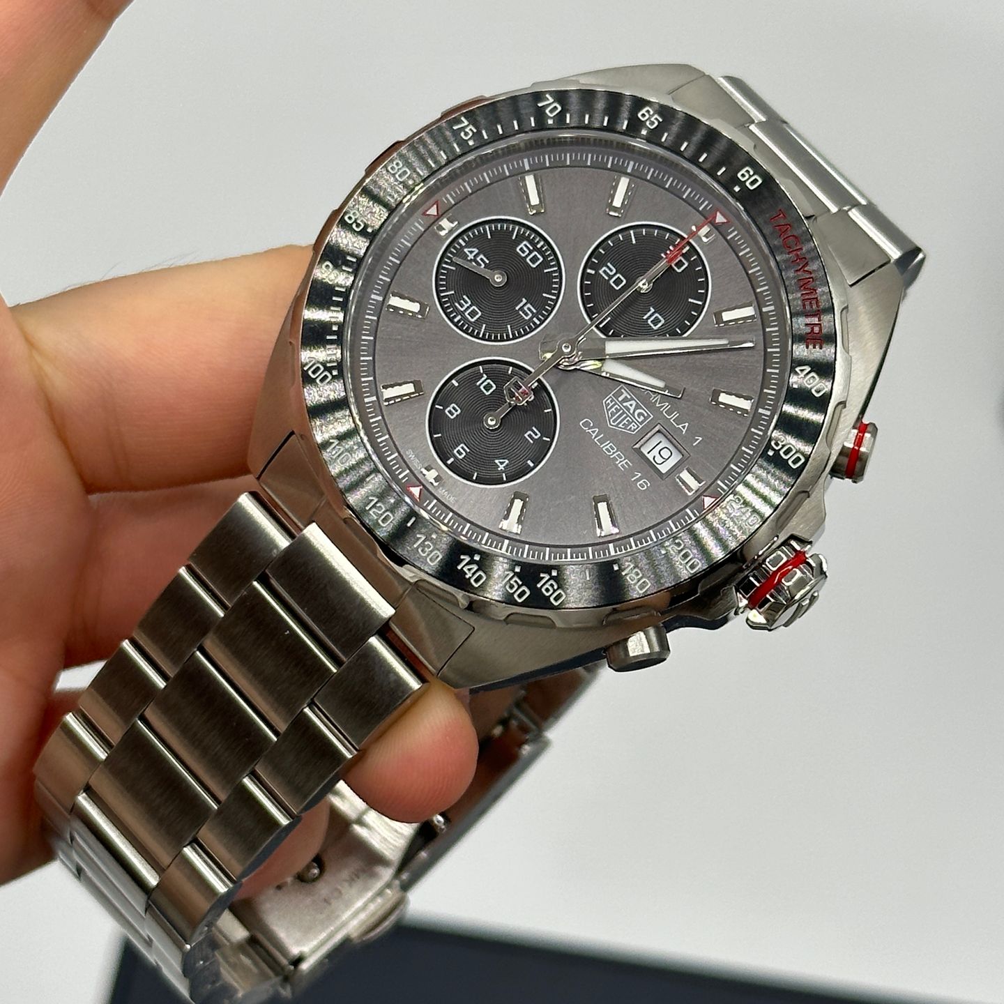 TAG Heuer Formula 1 Calibre 16 CAZ2012.BA0876 (2024) - Grijs wijzerplaat 44mm Staal (6/8)