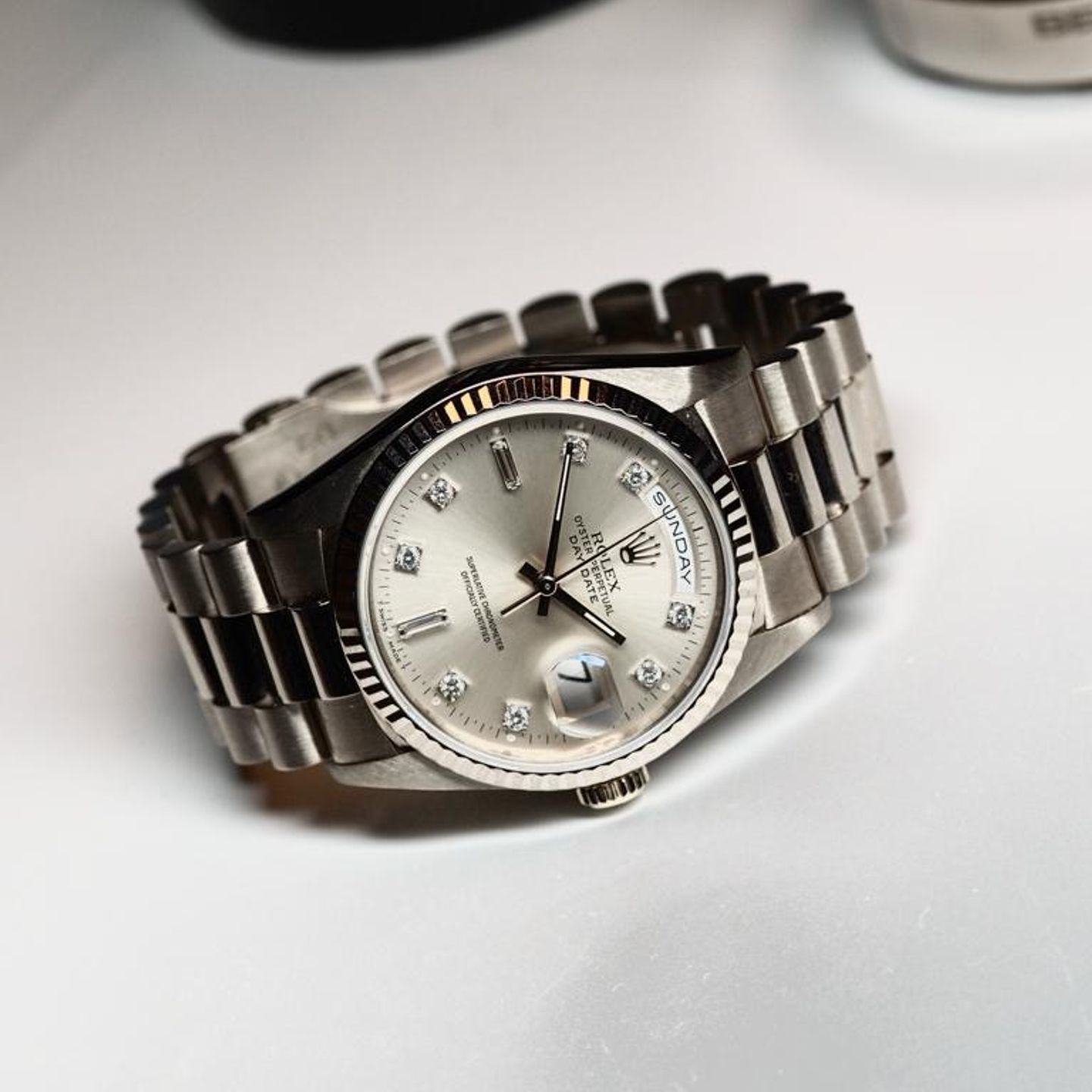 Rolex Day-Date 36 18239 (1990) - Zilver wijzerplaat 36mm Witgoud (1/6)