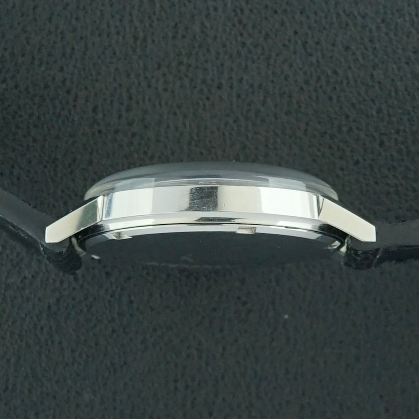 Omega Genève 136.011 (1970) - White dial 34 mm Steel case (5/8)