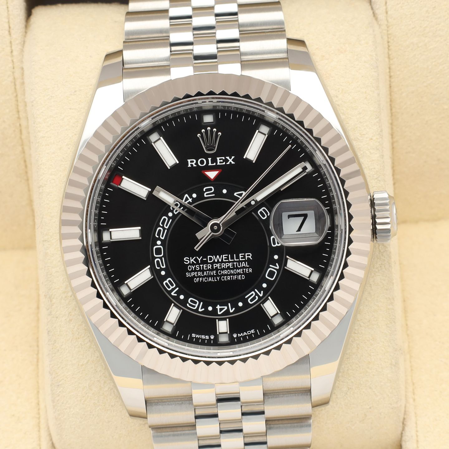 Rolex Sky-Dweller 336934 (2024) - Black dial 42 mm White Gold case (1/8)