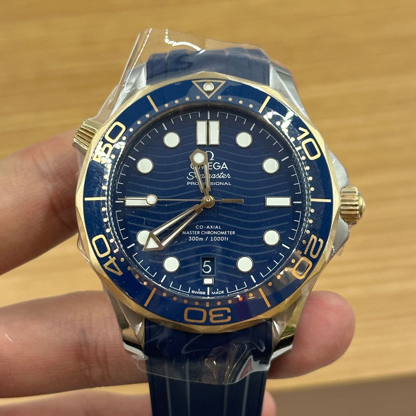 Omega Seamaster Diver 300 M 210.22.42.20.03.002 (2023) - Blauw wijzerplaat 42mm Goud/Staal (6/8)