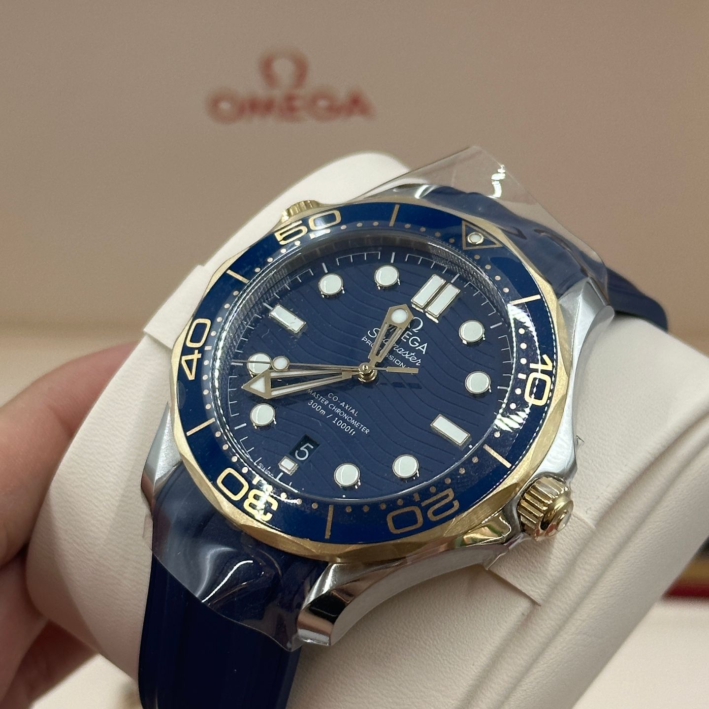 Omega Seamaster Diver 300 M 210.22.42.20.03.002 (2023) - Blauw wijzerplaat 42mm Goud/Staal (4/8)