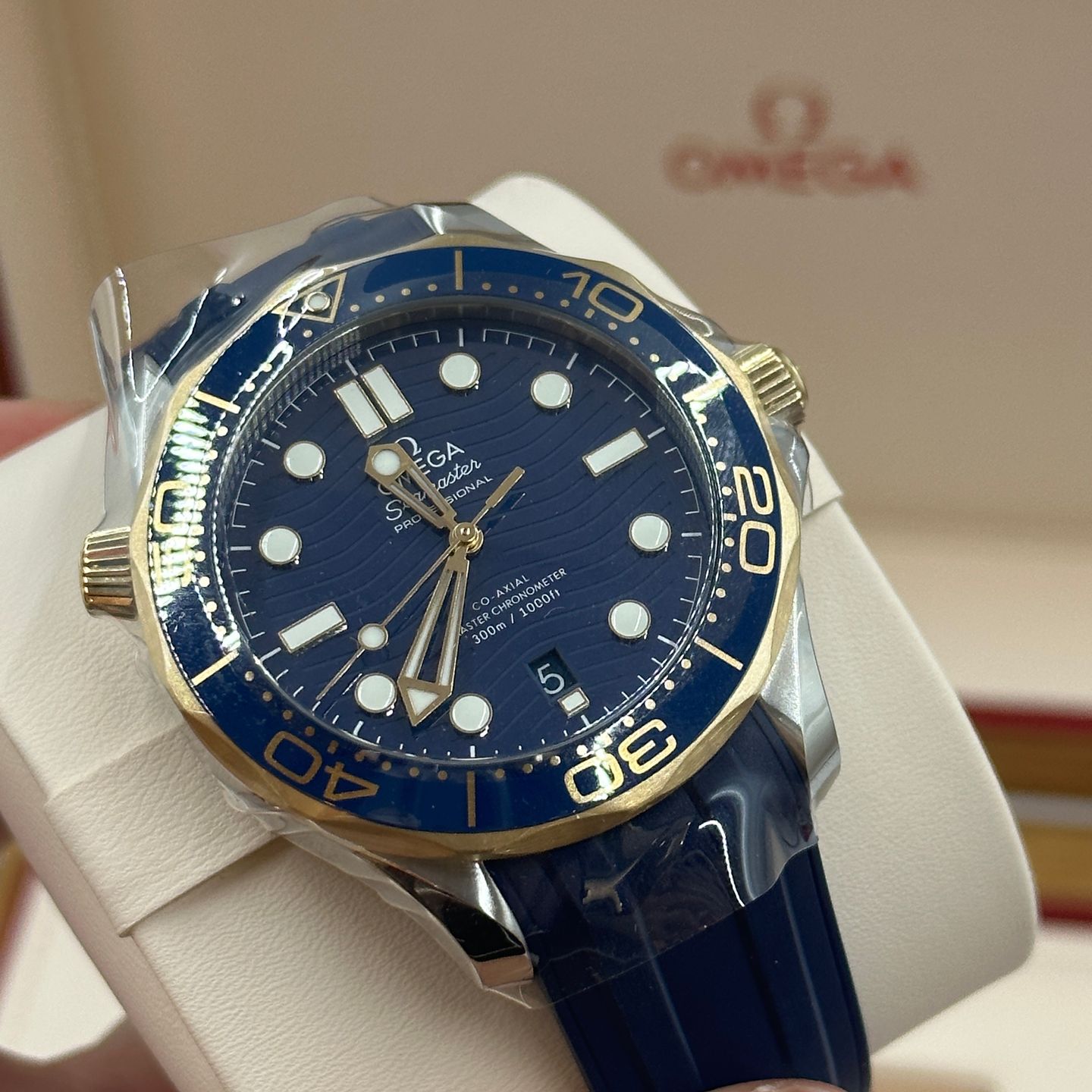 Omega Seamaster Diver 300 M 210.22.42.20.03.002 (2023) - Blauw wijzerplaat 42mm Goud/Staal (5/8)