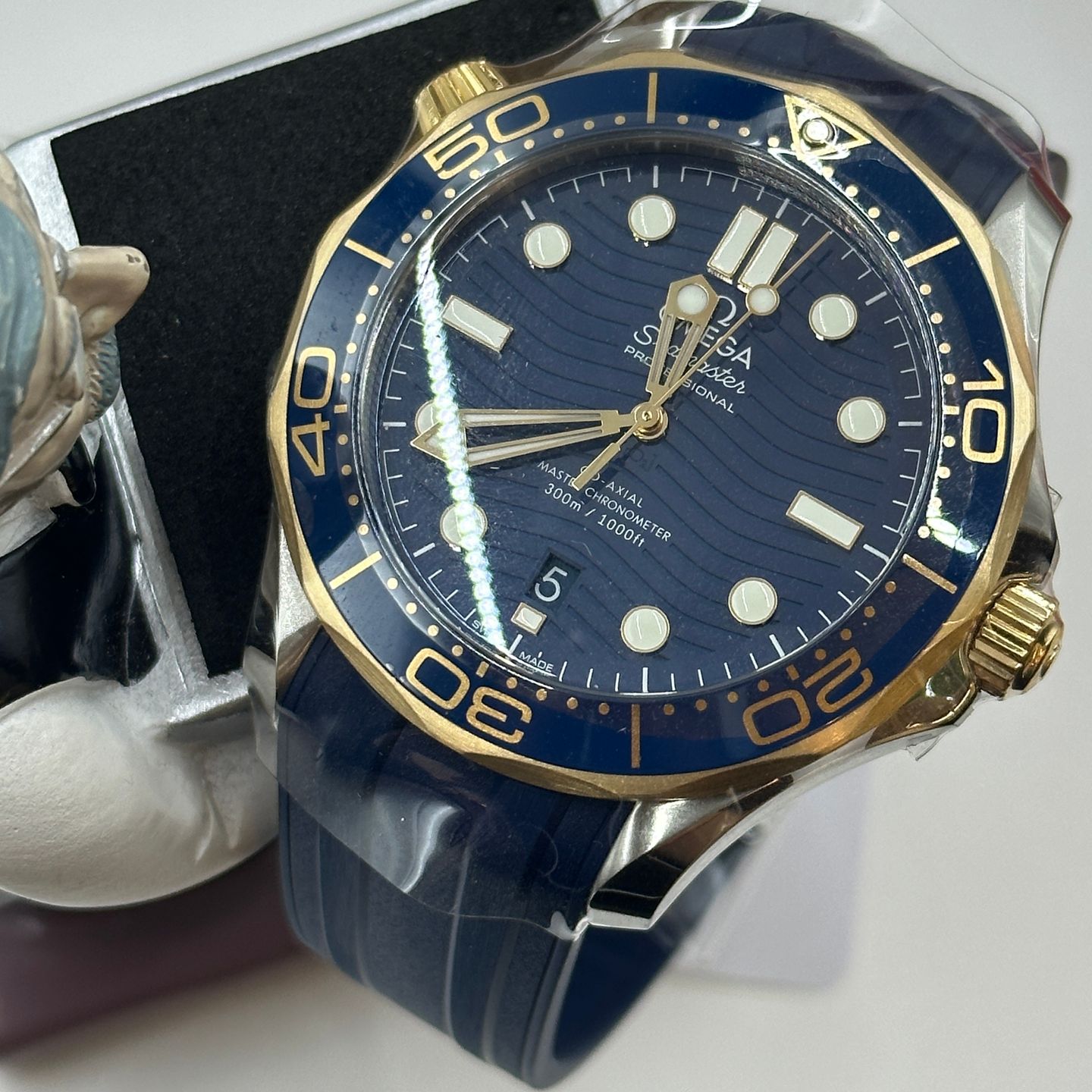 Omega Seamaster Diver 300 M 210.22.42.20.03.002 (2023) - Blauw wijzerplaat 42mm Goud/Staal (1/8)