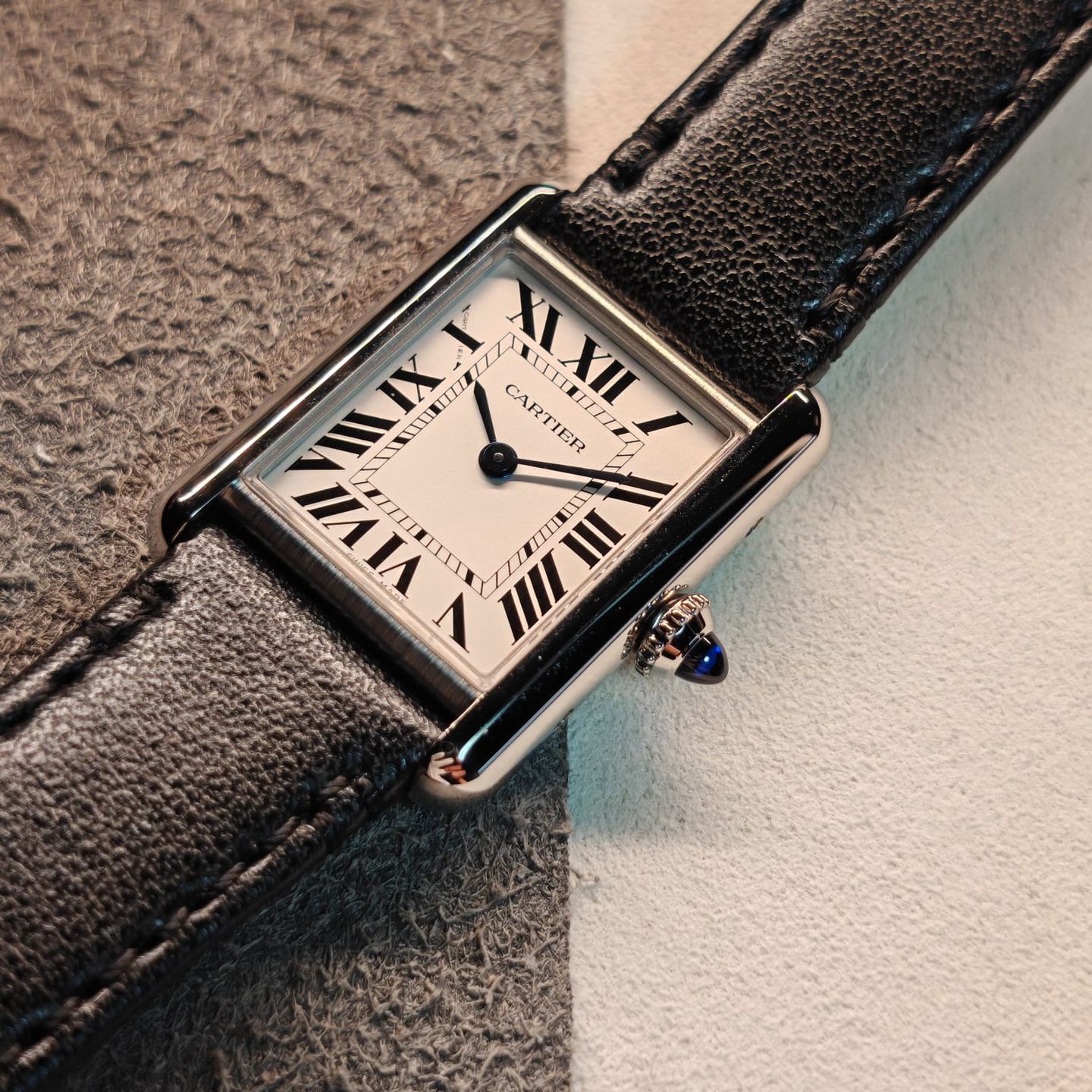 Cartier Tank WSTA0060 (2024) - White dial 30 mm Steel case (5/8)