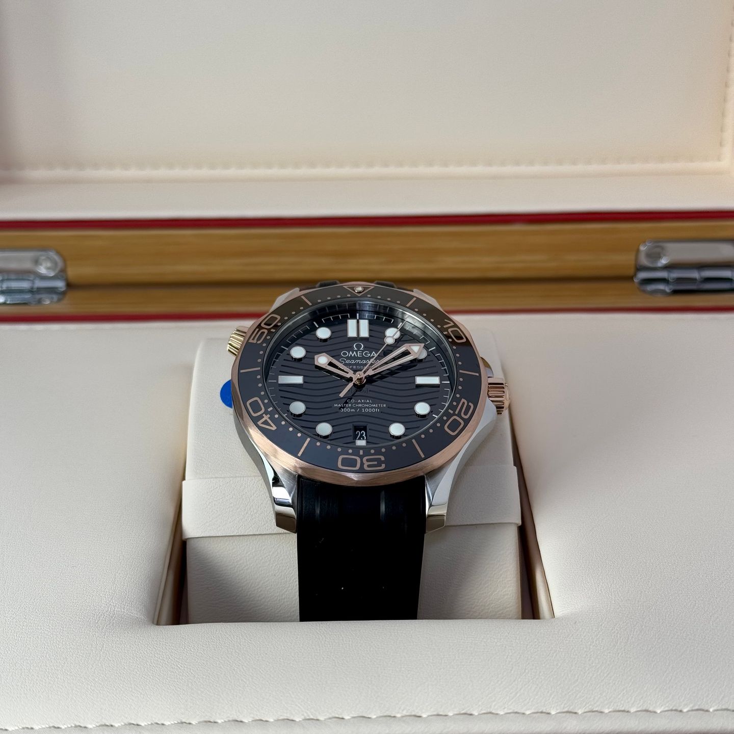 Omega Seamaster Diver 300 M 210.22.42.20.01.002 - (1/7)