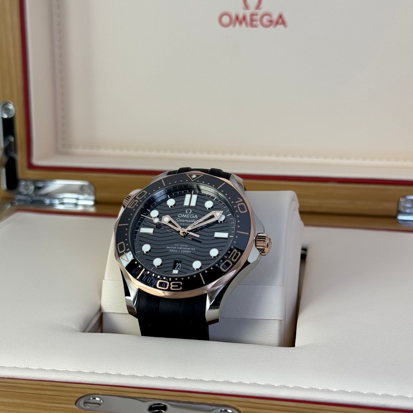 Omega Seamaster Diver 300 M 210.22.42.20.01.002 - (2/7)