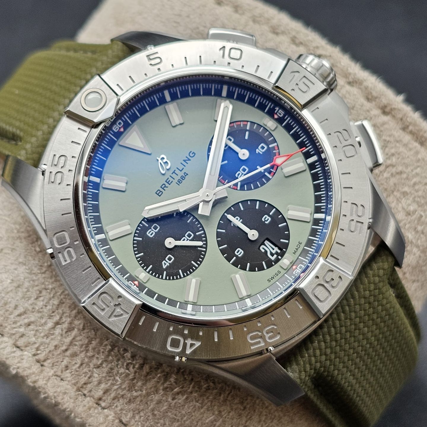 Breitling Avenger AB0147101L1X1 - (2/6)