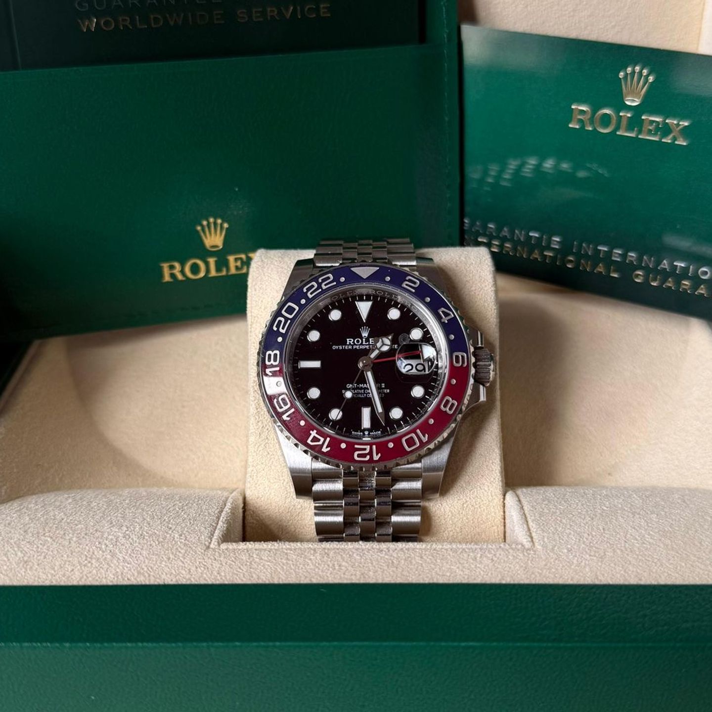 Rolex GMT-Master II 126710BLRO (2025) - Zwart wijzerplaat 40mm Staal (1/5)