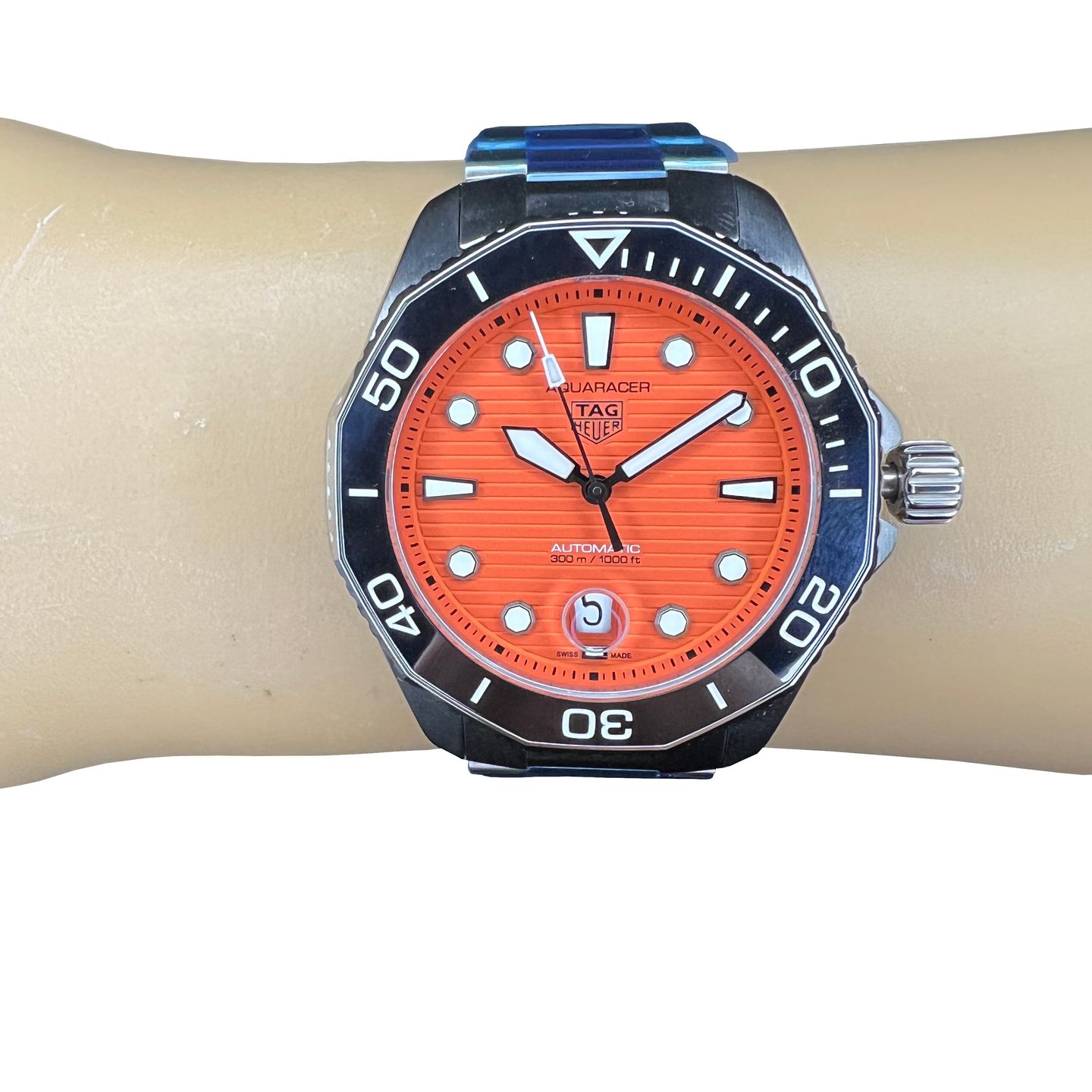 TAG Heuer Aquaracer 300M WBP201F.BA0632 (2024) - Oranje wijzerplaat 43mm Staal (2/8)