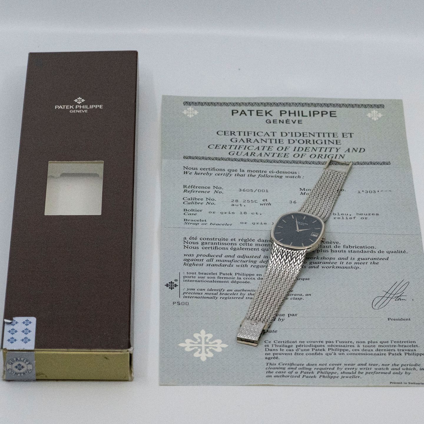 Patek Philippe Golden Ellipse 3605/001 (1977) - Blue dial 38 mm White Gold case (3/8)