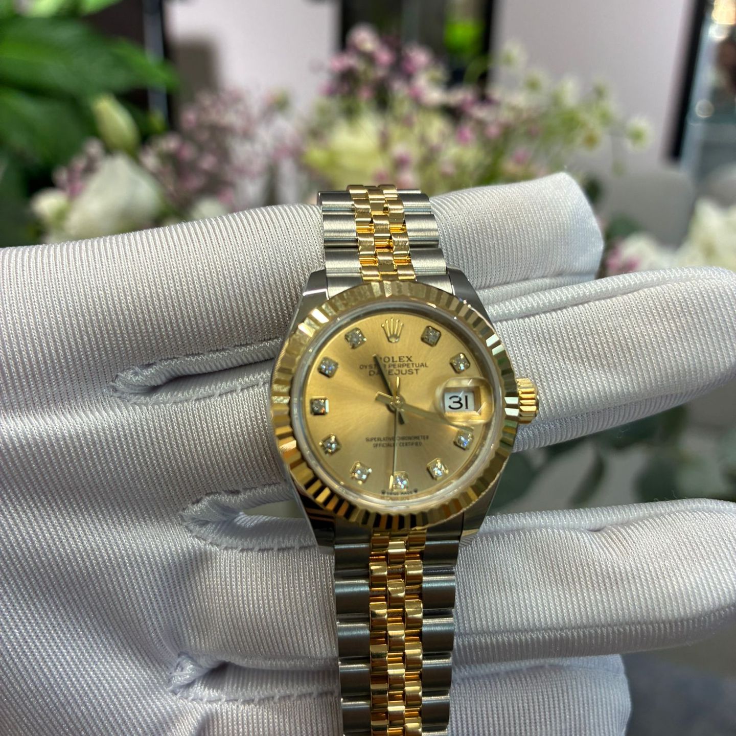 Rolex Lady-Datejust 279173G (2025) - Champagne dial 28 mm Gold/Steel case (3/8)