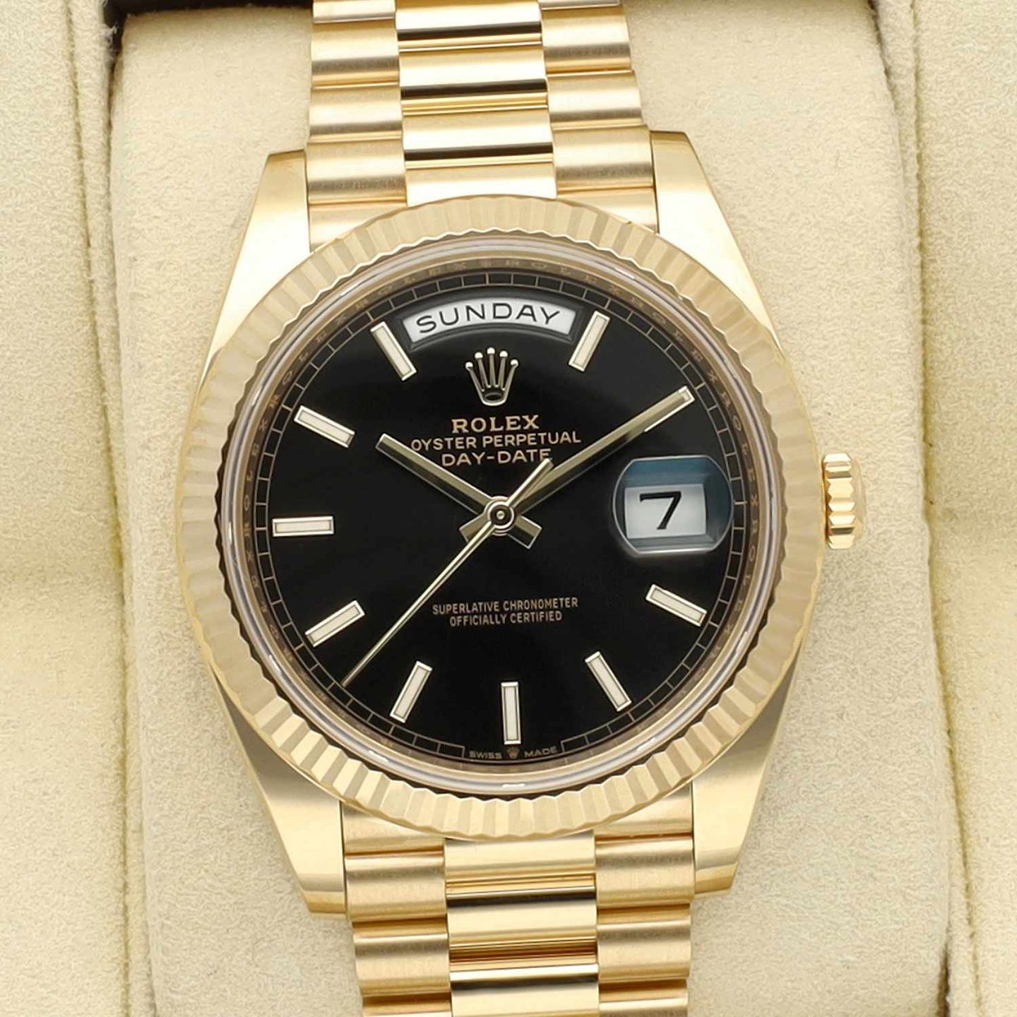 Rolex Day-Date 40 228238 (2024) - Black dial 40 mm Yellow Gold case (1/8)