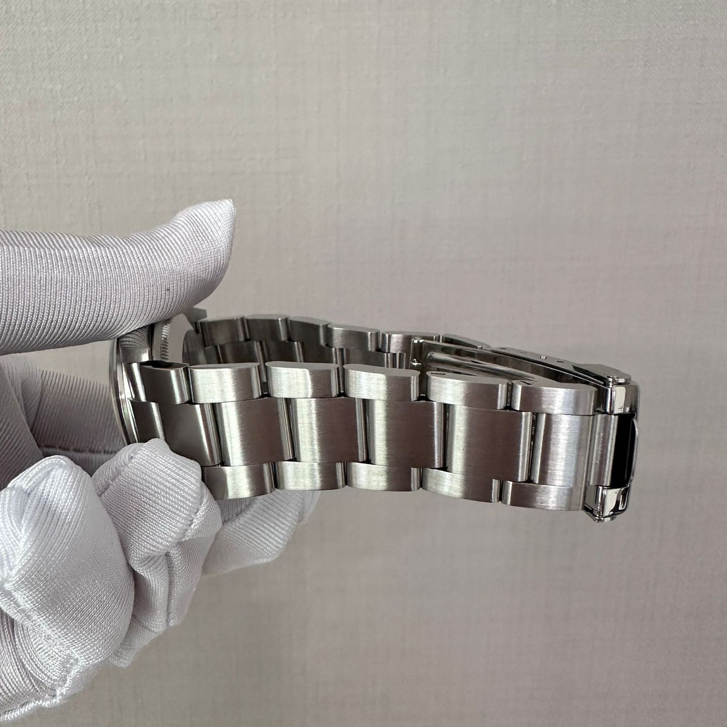 Rolex Explorer 114270 (Unknown (random serial)) - Black dial 36 mm Steel case (2/8)