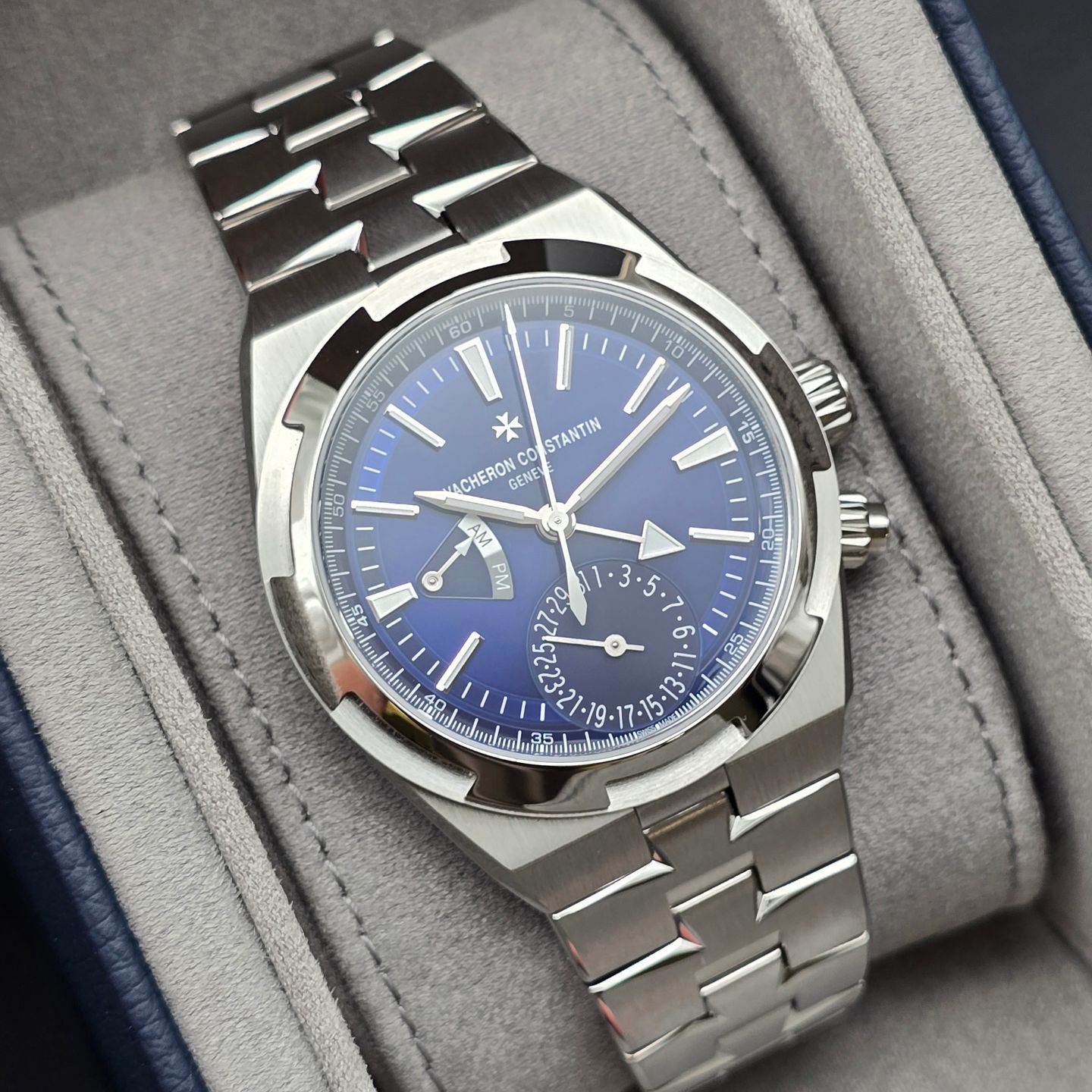 Vacheron Constantin Overseas 7920V/210A-B334 - (2/8)
