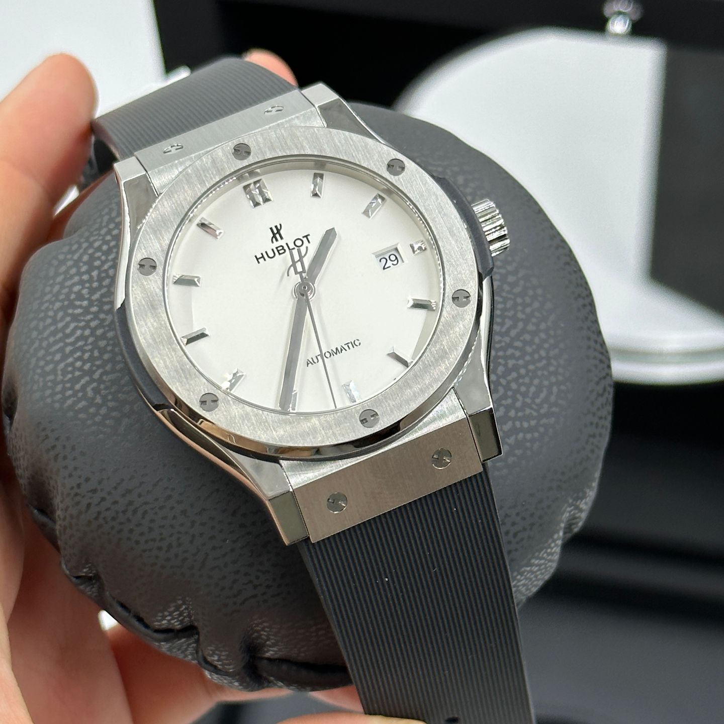 Hublot Classic Fusion 542.nx.2611.rx (2024) - Zilver wijzerplaat 42mm Titanium (4/8)