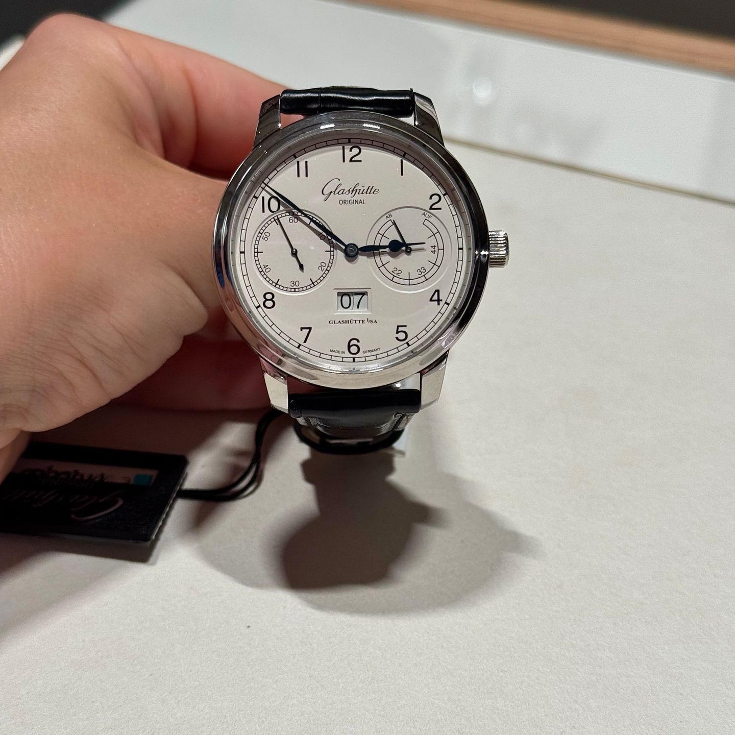 Glashütte Original Senator Observer 100-14-05-02-04 (2025) - Silver dial 44 mm Steel case (3/4)