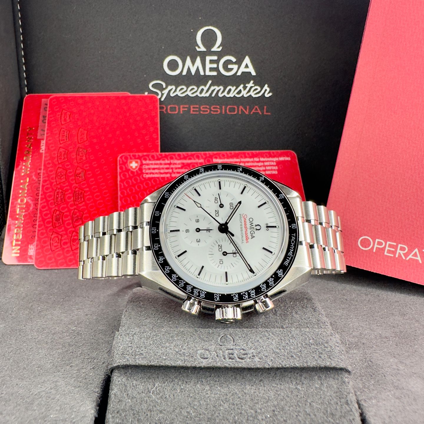 Omega Speedmaster Professional Moonwatch 310.30.42.50.04.001 (2024) - White dial 42 mm Steel case (5/8)