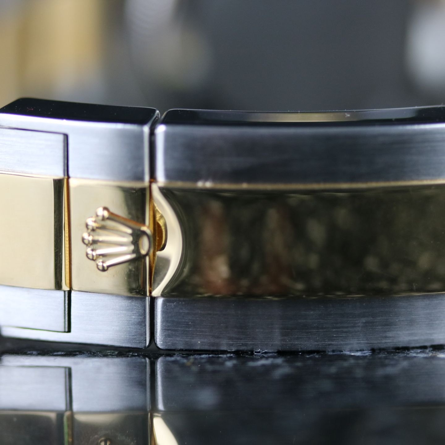 Rolex GMT-Master II 116713LN (2010) - Black dial 40 mm Gold/Steel case (4/8)