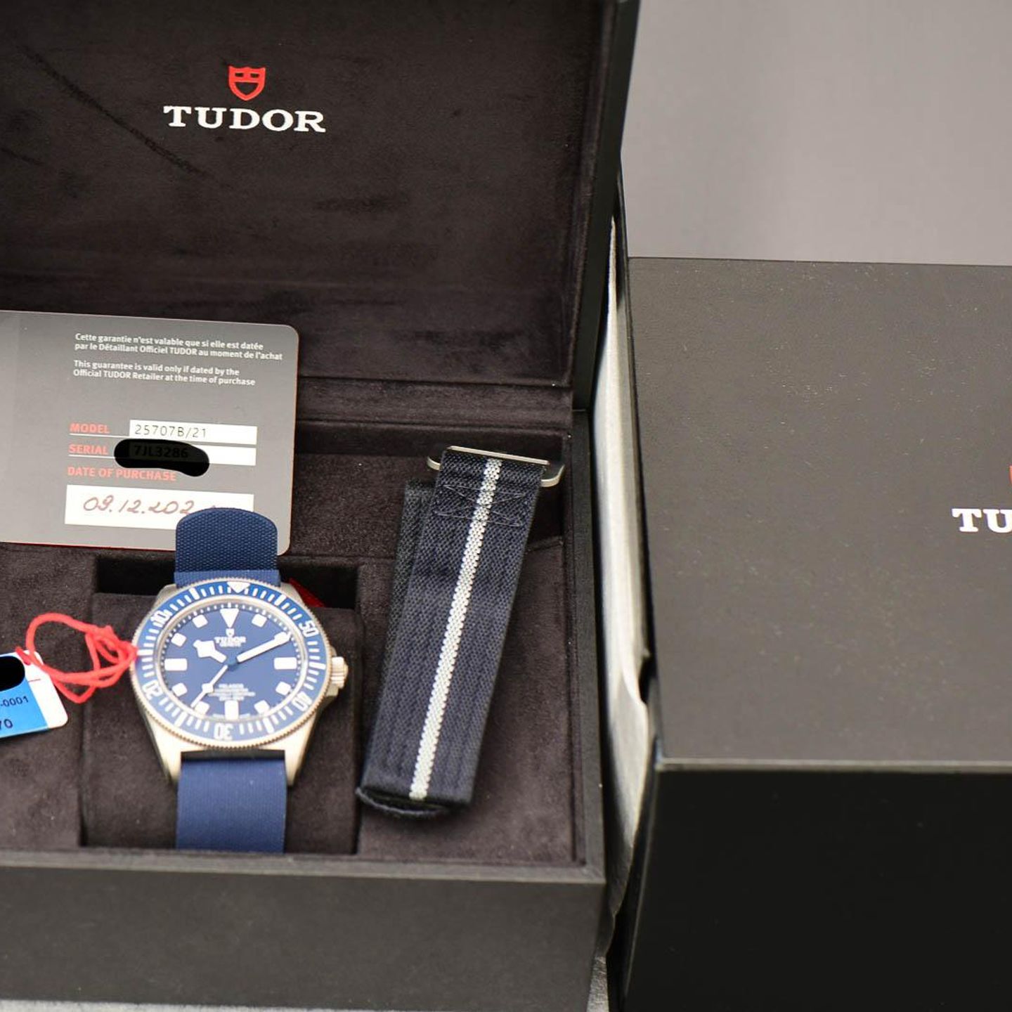 Tudor Pelagos 25707B (2021) - Blue dial 42 mm Titanium case (8/8)