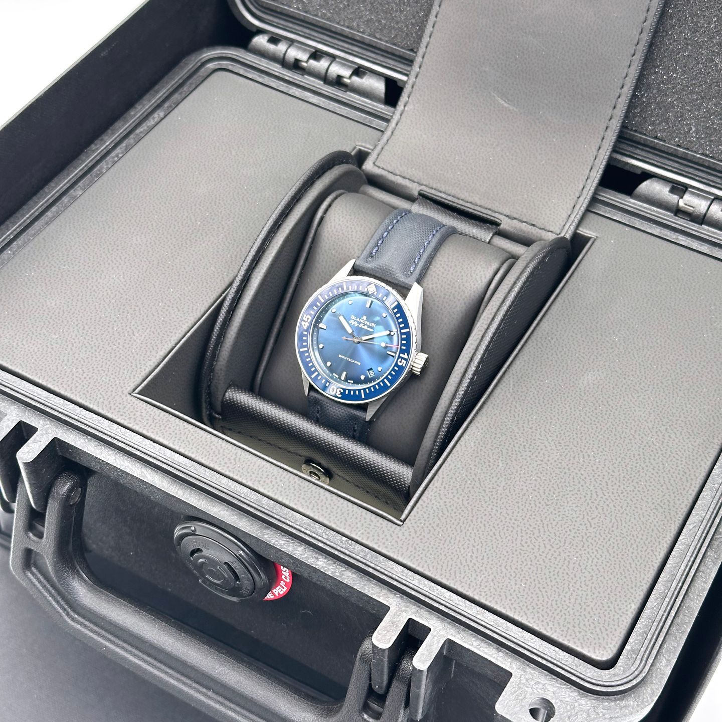 Blancpain Fifty Fathoms Bathyscaphe 5100-1140-O52A (2022) - Blue dial 39 mm Steel case (3/8)