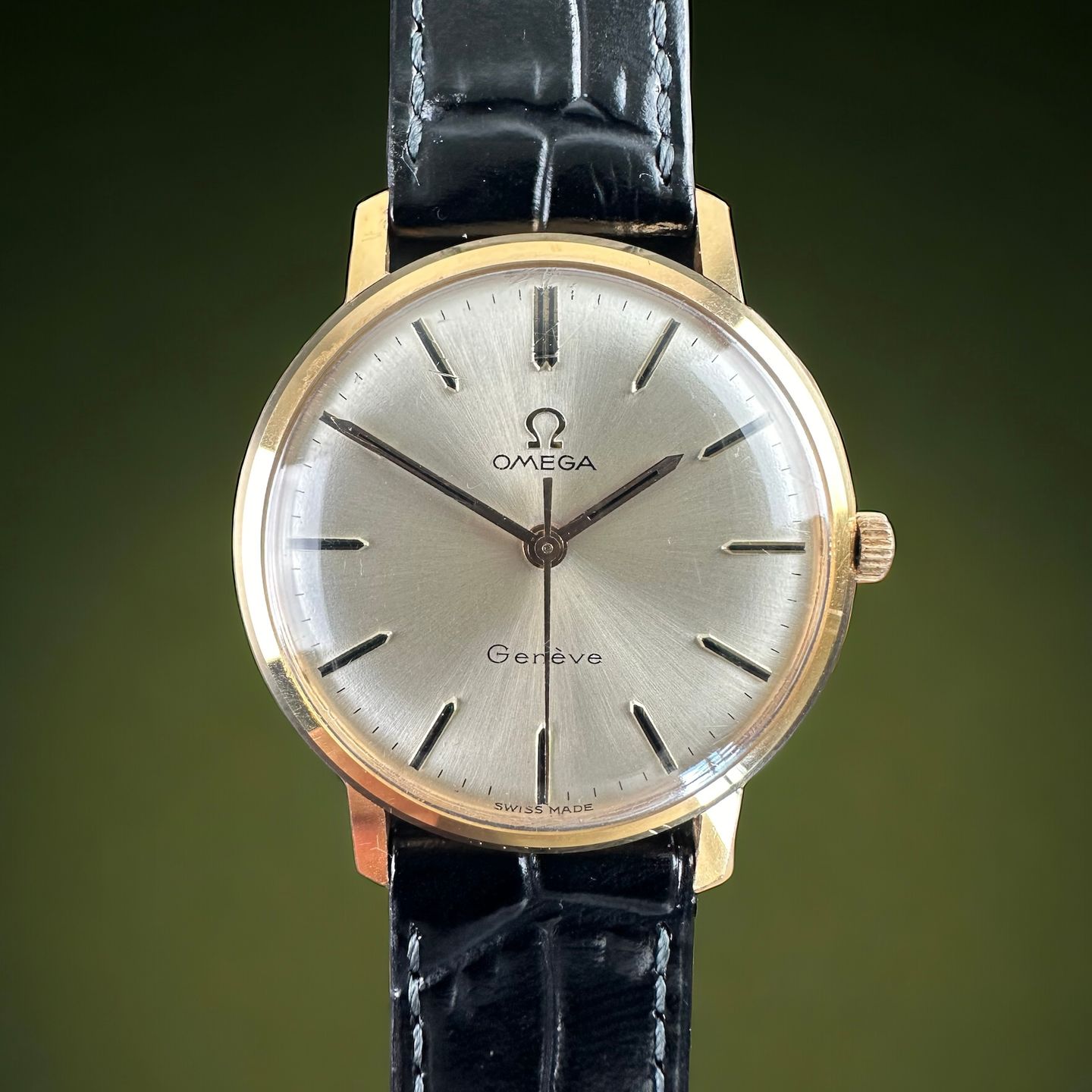 Omega Genève 18k Yellow Gold (1968) - White dial 32 mm Yellow Gold case (1/8)