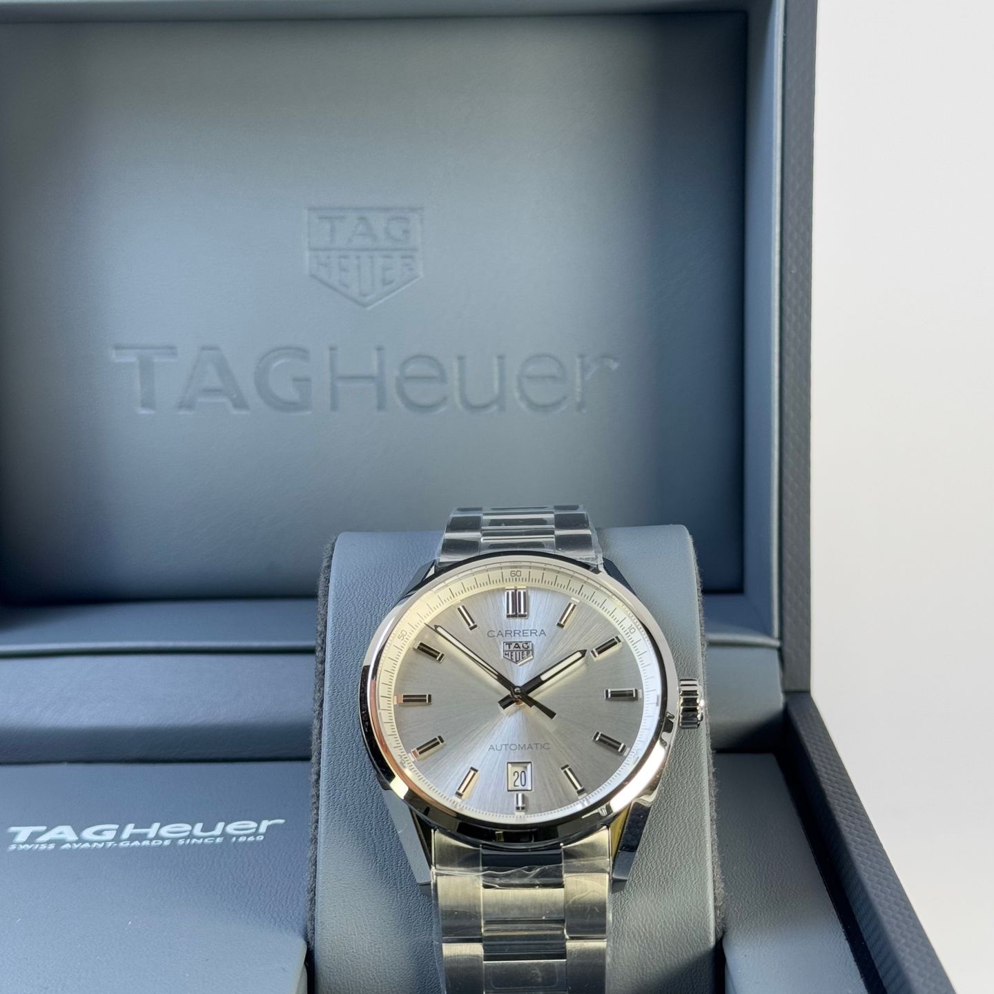 TAG Heuer Carrera Calibre 5 WBN2111.BA0639 (2025) - Grey dial 39 mm Steel case (1/5)