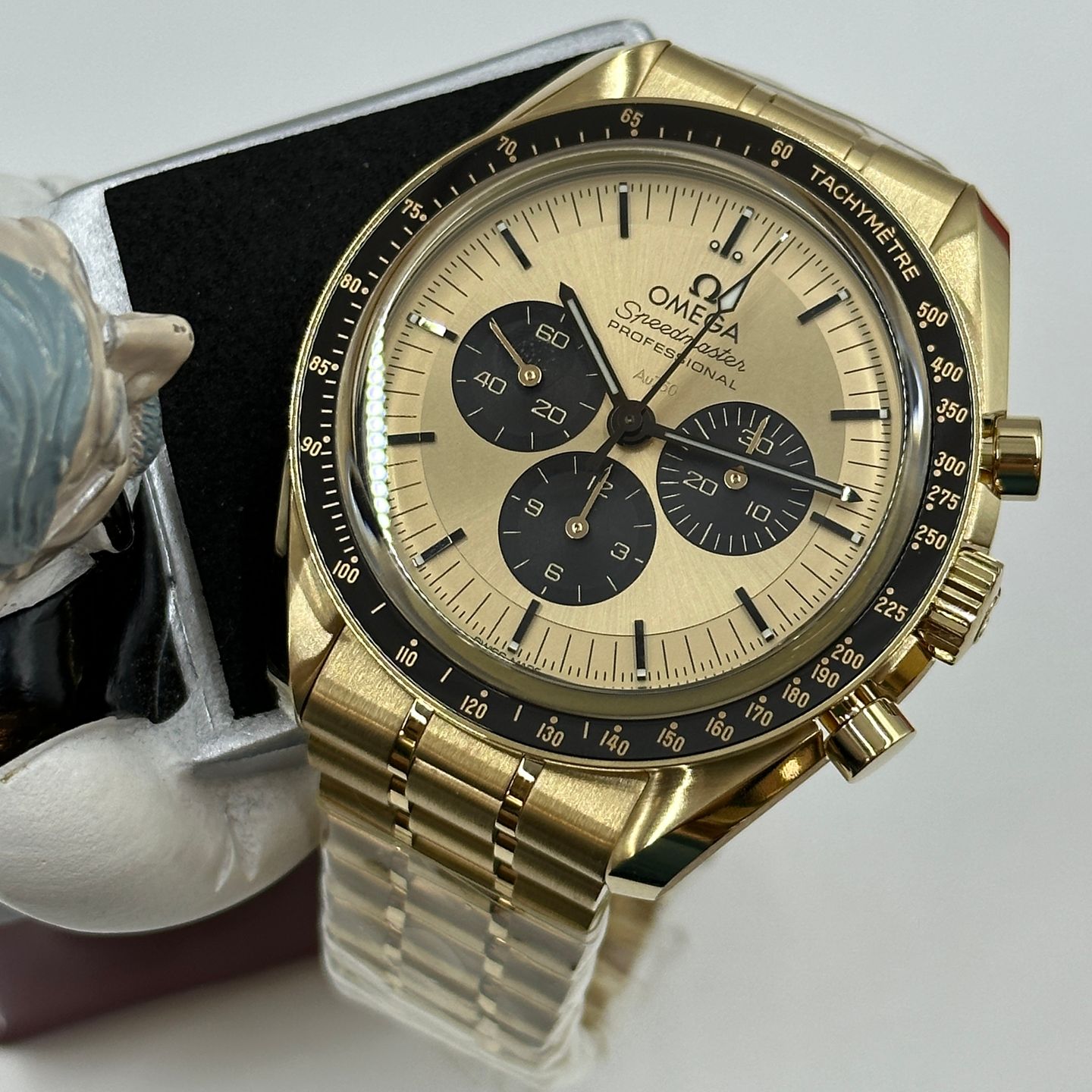 Omega Speedmaster Professional Moonwatch 310.60.42.50.99.002 (2024) - Gold dial 42 mm Yellow Gold case (1/8)