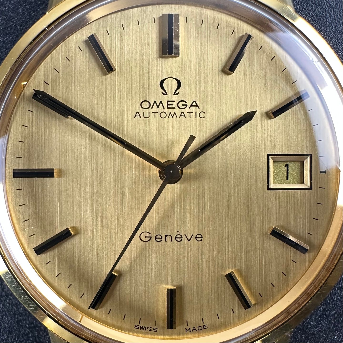 Omega Genève 166.763 (1973) - Gold dial 35 mm Gold/Steel case (8/8)