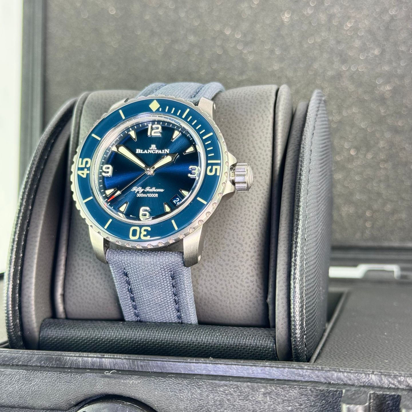 Blancpain Fifty Fathoms 5010 12B40 O52B (2025) - Blue dial 42 mm Titanium case (6/7)