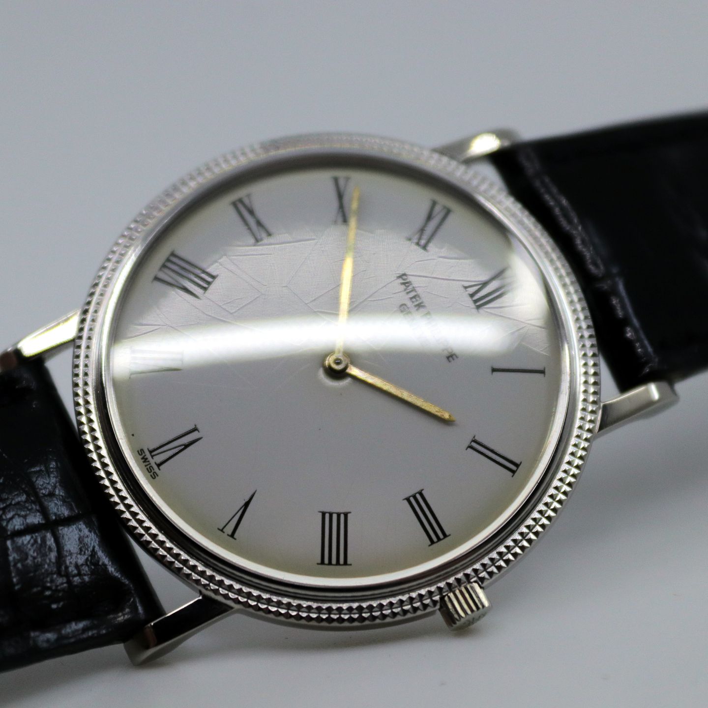 Patek Philippe Calatrava 3520/00D (1979) - White dial 33 mm White Gold case (4/8)