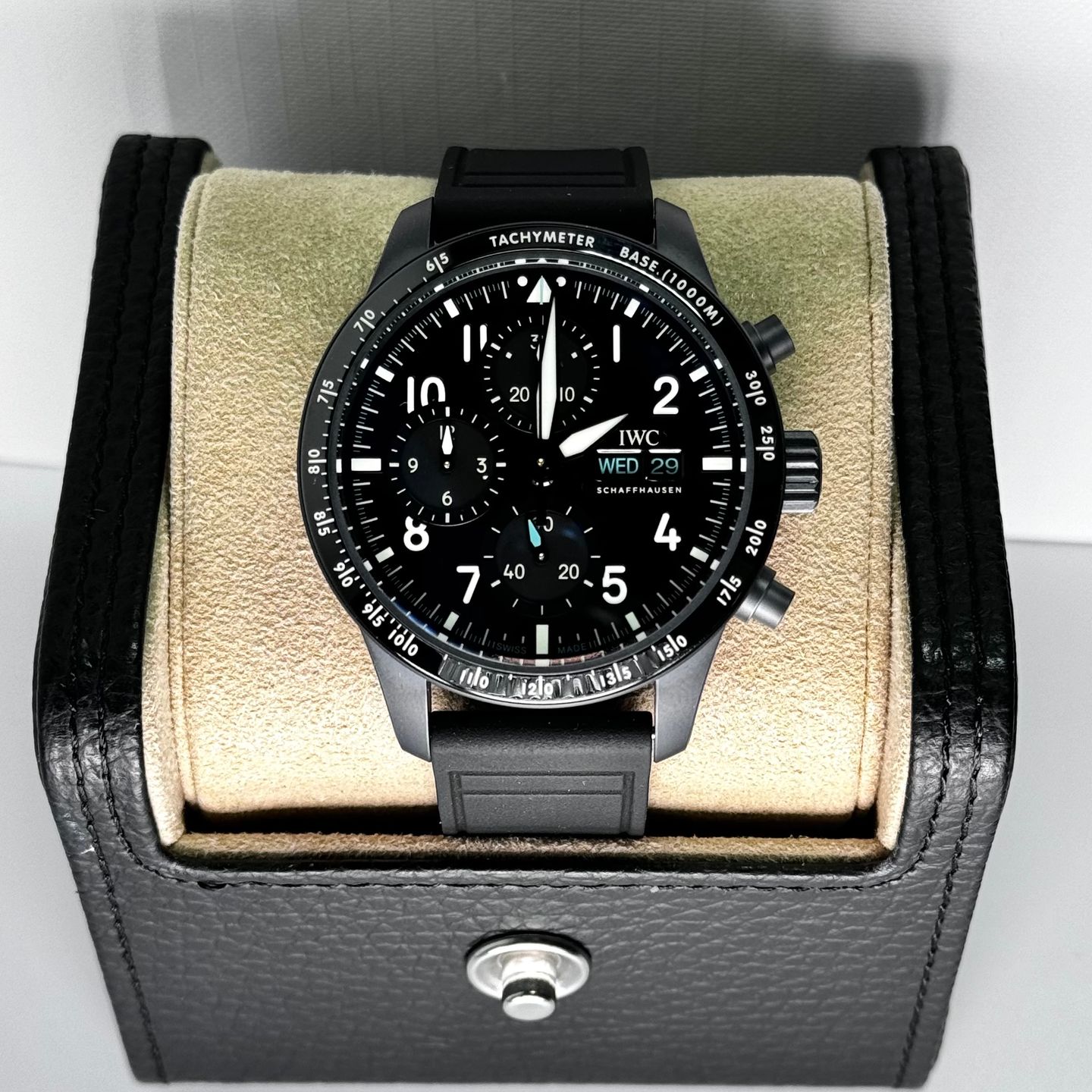 IWC Pilot Chronograph IW388306 (2024) - Black dial 43 mm Ceramic case (4/6)