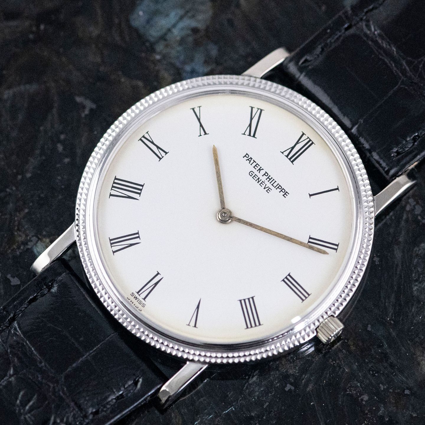 Patek Philippe Calatrava 3520/00D (1979) - Wit wijzerplaat 33mm Witgoud (1/8)