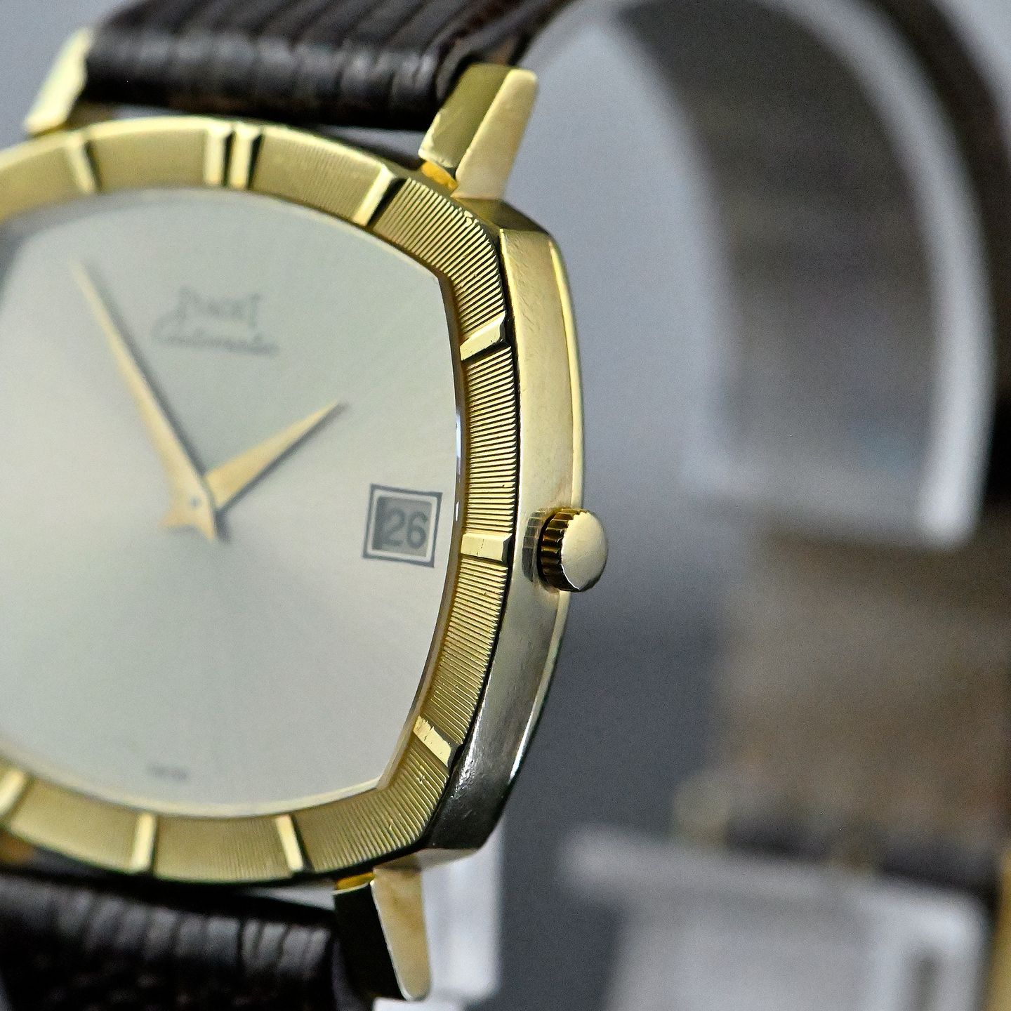 Piaget Vintage 13423 (1973) - Champagne dial 32 mm Yellow Gold case (8/8)