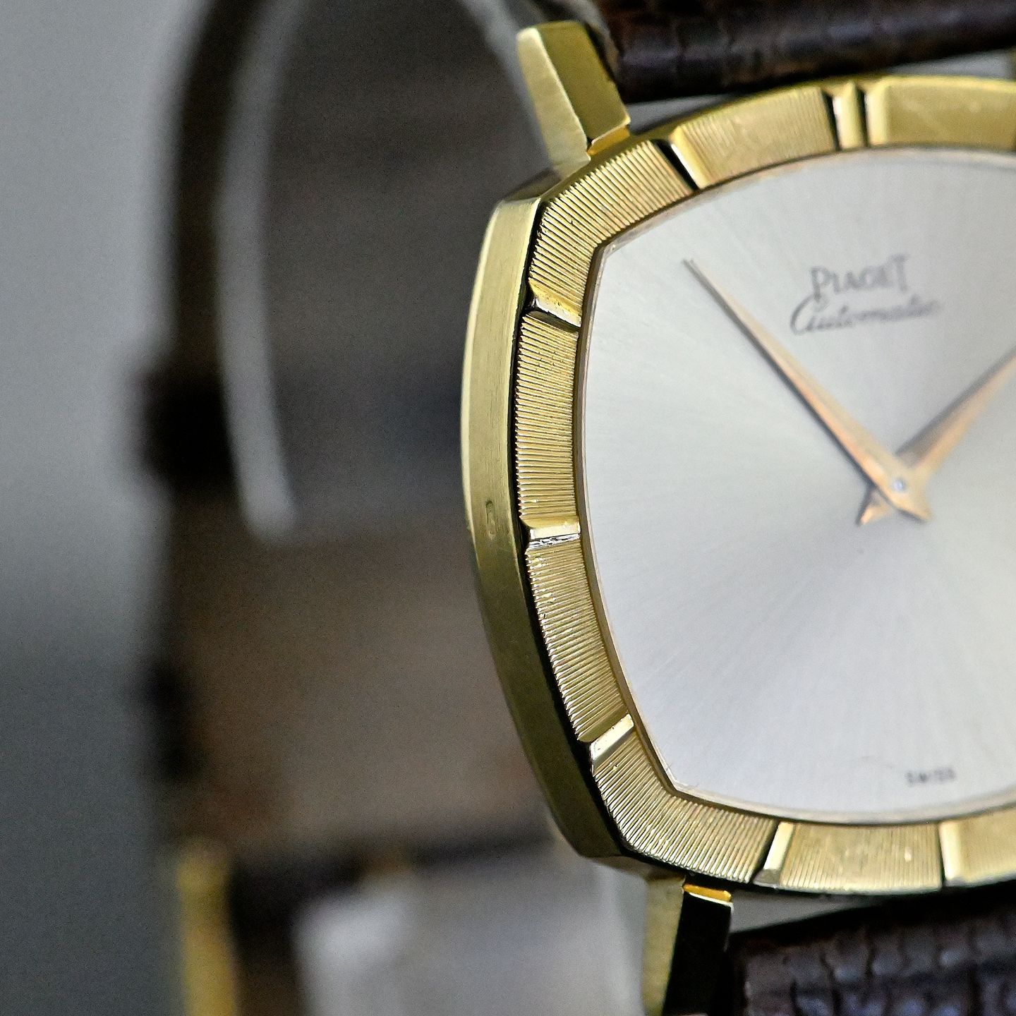Piaget Vintage 13423 (1973) - Champagne dial 32 mm Yellow Gold case (7/8)
