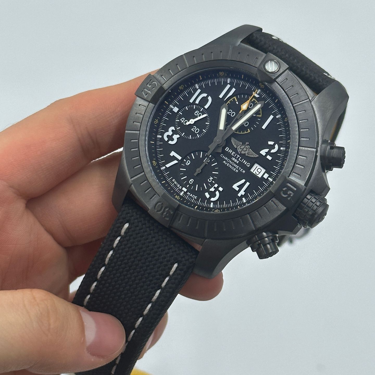 Breitling Avenger V13317101B1X1 (2023) - Zwart wijzerplaat 45mm Titanium (5/8)