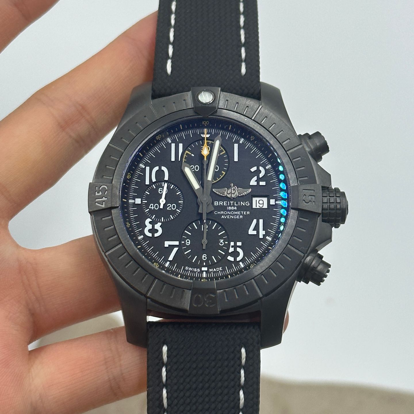 Breitling Avenger V13317101B1X1 (2023) - Zwart wijzerplaat 45mm Titanium (4/8)