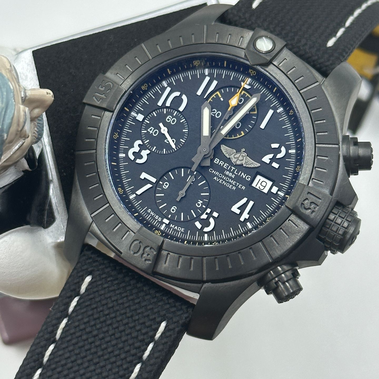 Breitling Avenger V13317101B1X1 (2023) - Zwart wijzerplaat 45mm Titanium (1/8)