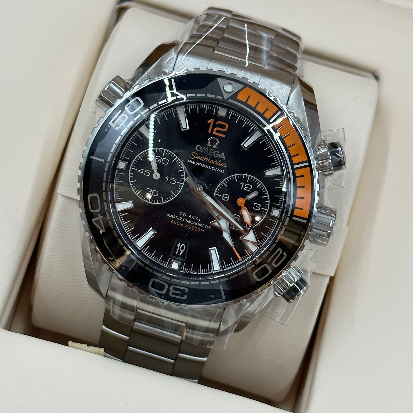 Omega Seamaster Planet Ocean Chronograph 215.30.46.51.01.002 (2023) - Zwart wijzerplaat 46mm Staal (3/8)