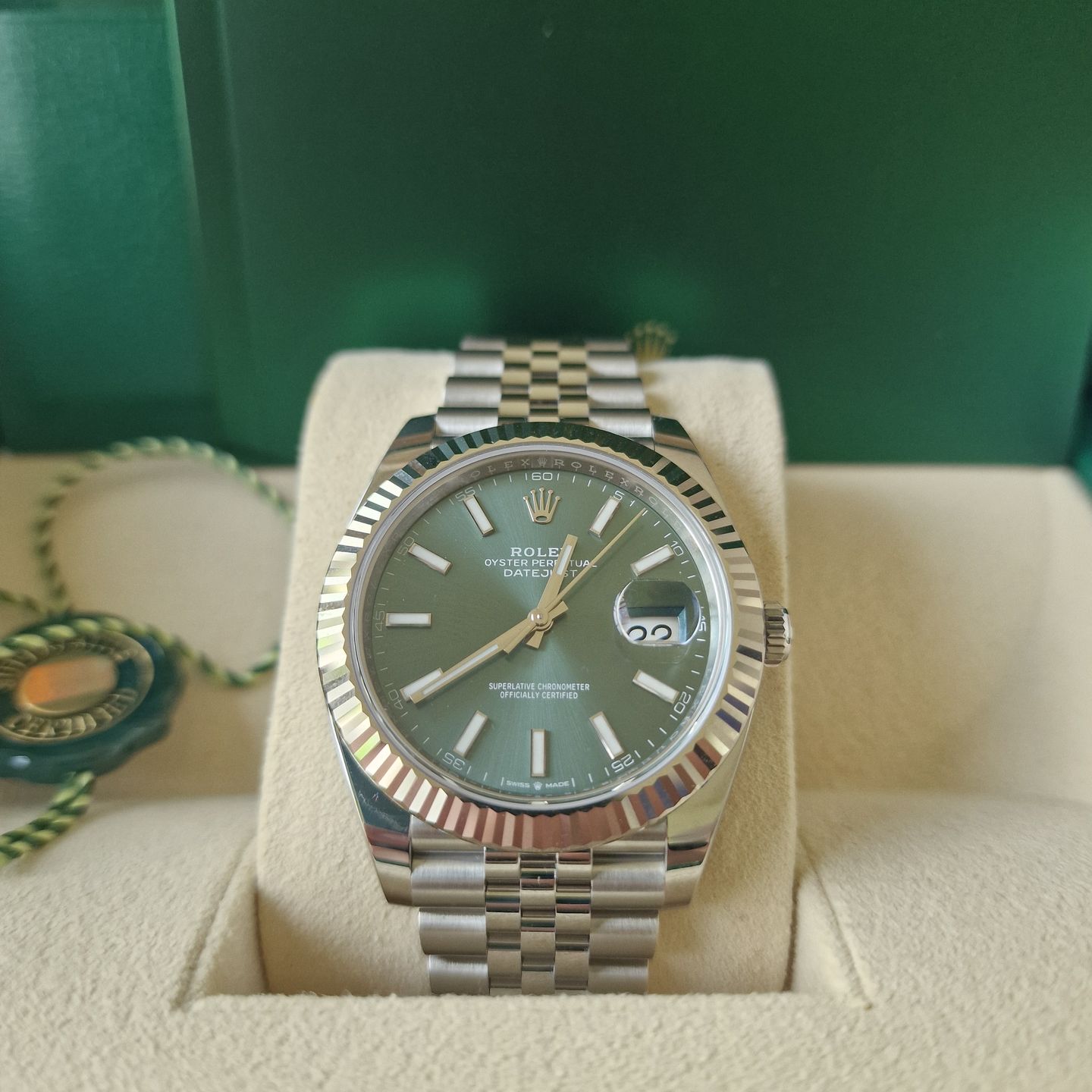 Rolex Datejust 41 126334 (2024) - Groen wijzerplaat 41mm Staal (2/5)