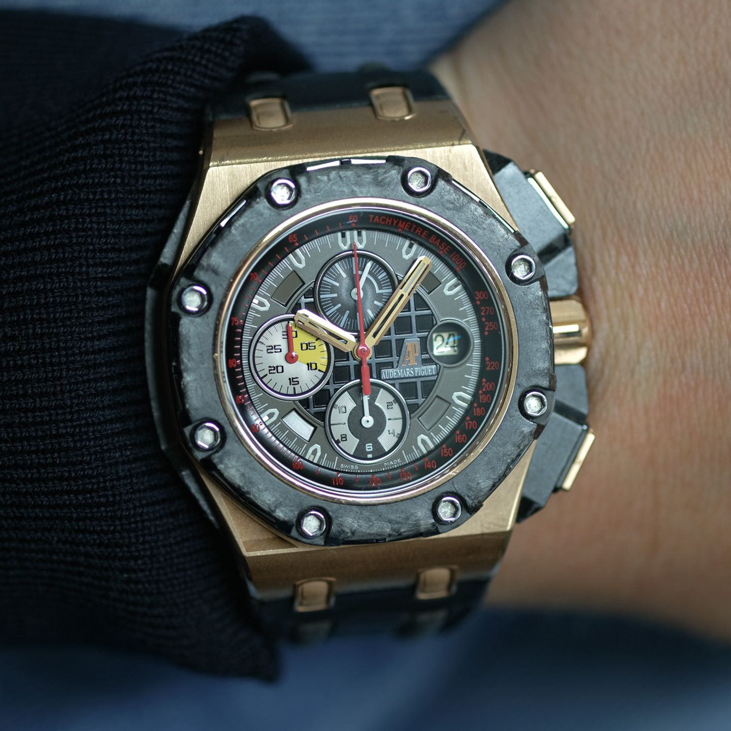 Audemars Piguet Royal Oak Offshore Chronograph 2629RO.00.A001VE.01 (2011) - Zwart wijzerplaat 44mm Geelgoud (1/8)