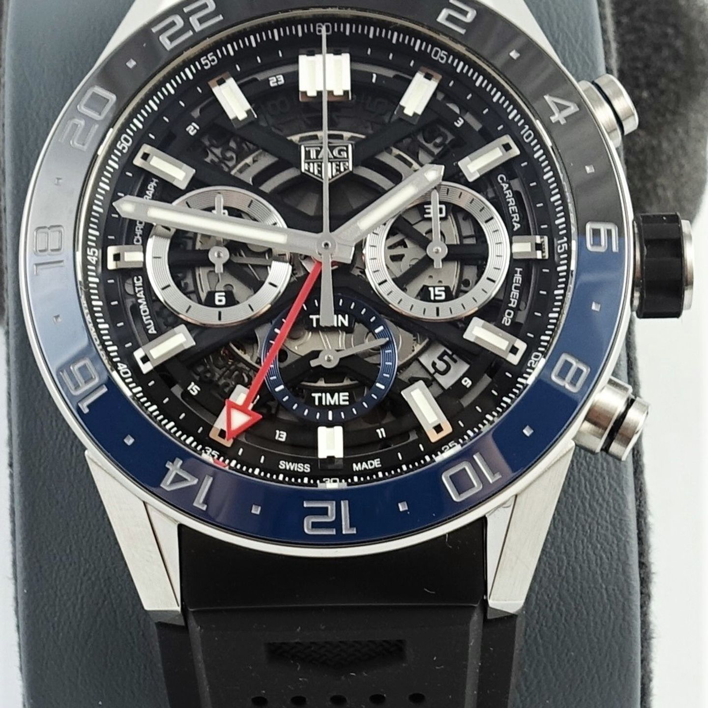 TAG Heuer Carrera CBG2A1Z.FT6157 (2023) - Zwart wijzerplaat 45mm Staal (1/8)